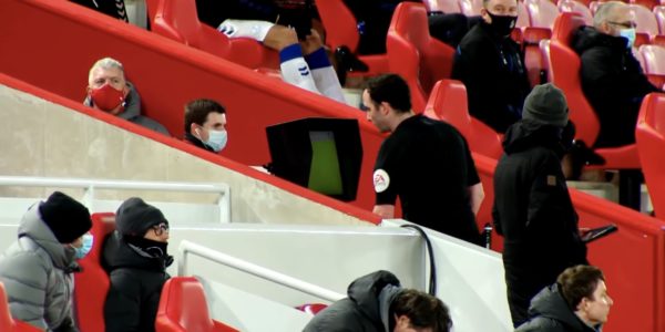Referee awards Everton a penalty despite being told to check again