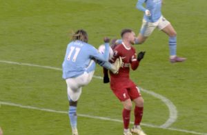 Jeremy Doku kicks Alexis Mac Allister in the chest - LFC 1-1 Man City