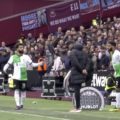 Mo Salah and Jurgen Klopp argue on the touchline in the West Ham 2-2 LFC game
